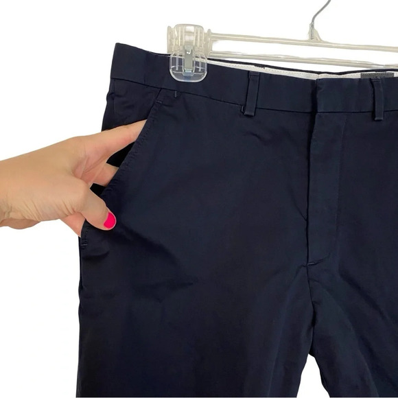 H&M Men's Navy Flat Front Shorts - Picture 6 of 7